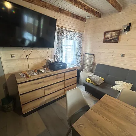 Holiday home Kaszebe Letniskowy Caloroczny Nad Jeziorem Radunskim *