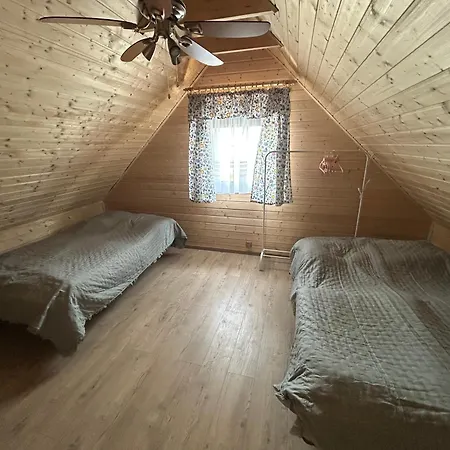 Holiday home Kaszebe Letniskowy Caloroczny Nad Jeziorem Radunskim Borzestowska Huta